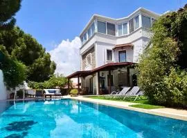 Bodrum Merkezde Müstakil Havuzlu Villa