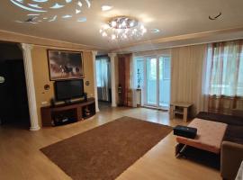 Spacious apartment on Otakar Yarosh, hotel v destinaci Charkov
