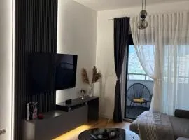 Sarah Central City Apartment-Bar