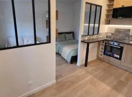 Le Cosy Studio- Terrasse Privée-20mn de Paris Saint Lazare