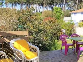 Grand lodge sous les pins avec jardin