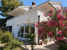 Koko's home, hotel en Ston