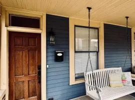 Historic Townhome by Mass Ave - Explore and Unwind