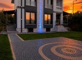 denize 550metre kazdağları ve deniz manzaralı 14 kişilik lüks villa, hotel v destinaci Edremit