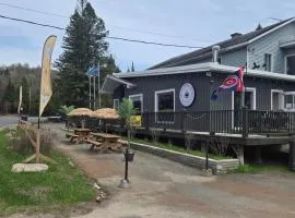 Auberge HALDER Lodge Inn Vacation Rental Near Mont Tremblant, Laurentians