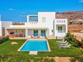 Plioni Villas With Private Pool & Suites With Hot Tub, Hotel in Mikri Vigla