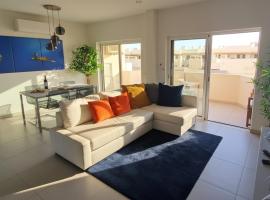 Above the beach, 10 min from the city center - Casa da Tartaruga, hotel em Lagos