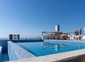 Rooftop Pool & Beach: Mazatlán Family Apartment