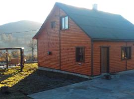 Cottage Ozerniy, hotel com estacionamento em Lazeshchyna