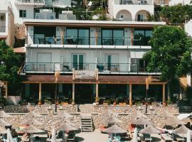 Sunset Boulevard Beach Hotel、ケパロのホテル