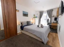2B2B Deluxe apartment - Executive Woking & London - 30 min to Waterloo