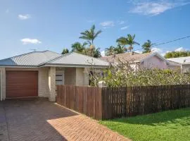 77 Roderick St Moffat Beach QLD