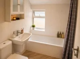 The Loft Retreat 3BR Apartment for 7 Guests