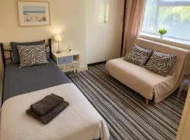 The Loft Retreat 3BR Apartment for 7 Guests