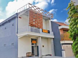 SPOT ON 2723 Gatsu Kost, khách sạn ở Nganjuk