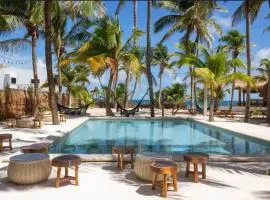 Nílu Isla Mujeres by Selina