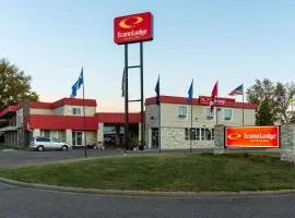 Econo Lodge Inn & Suites