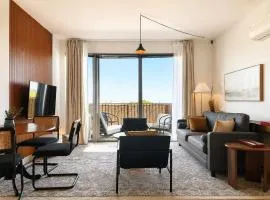 Bay View Designer 2BR - Best Location with Balcony, Gym, and Terrace - Sleeps 6