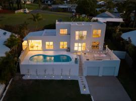 WhitsunStays - The Cyclades, hotel en Eimeo