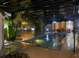 Pool&Garden view - Karumo