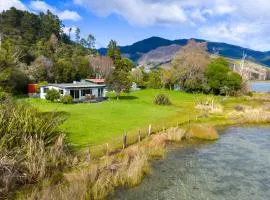 Sounds Serenity - Marlborough Sounds Holiday Home