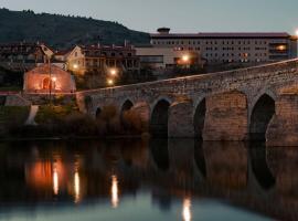 Hospedium Hotel Mirador de Gredos、エル・バルコ・デ・アビラのロマンチックホテル