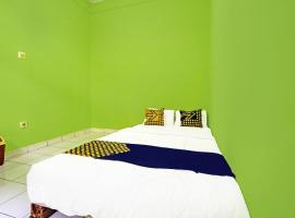 Cilimus 2 में, होटल SPOT ON 91325 Pondok Hijau Guest House Syariah