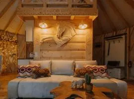 Jurta na Wypasie - luksusowy namiot z widokiem na góry - Jacuzzi, Sauna, Split AC, Private, Star View