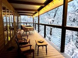 Bears Den Mountain Lodge