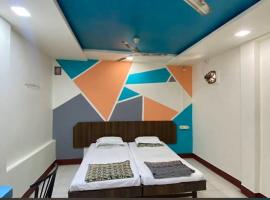 Muktai Lodge, hotel a Solapur