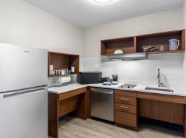 Everhome Suites Panama City Beach - 30A, hotel in Panama City Beach