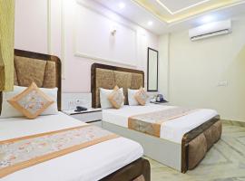 Crown Continental Luxury Collection Hotel Near Gaffar Market Karol Bagh, hotell sihtkohas New Delhi