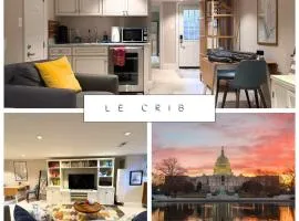 Explore Sights of Washington from Spacious Crib