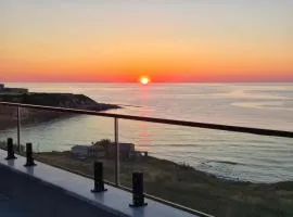 Charming 2-Bedroom Apartment with Ocean Views in Tatlsu
