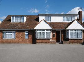 Laburnum Guest House - Heathrow London T5, Hotel in Colnbrook