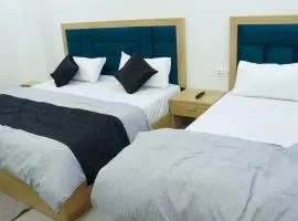 Hotel New D C Villas