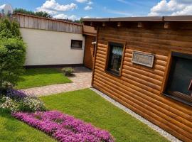 Ferienhaus Bayerwald am Erlauzwieseler See, hotelli kohteessa Waldkirchen