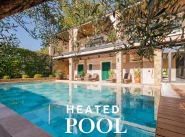 Vila ROBIDA & SPA, מלון בČrni Kal
