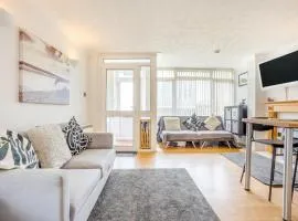 1 Bed in West Bay oc-wy537