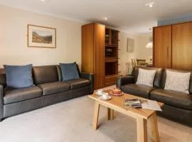 Dog Friendly Lakeland Cottage At Windermere Marina Village