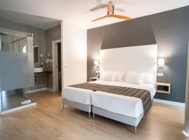 Añoreta Suites, hotel v mestu Rincón de la Victoria