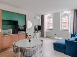 Designer 1BR Soho Apt - AC - Heart of West End