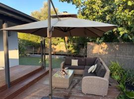 Coastal Court Blairgowrie-walk to Pearce beach via National Coastal Trail – hotel w mieście Blairgowrie