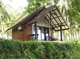 Aji fruit farm cottage peaceful lakeside farm stay with sunrise views 02