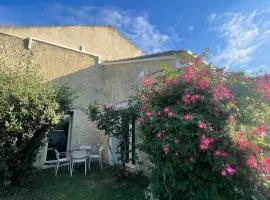 Cocon au fond du jardin à 15 minutes du Futuroscope