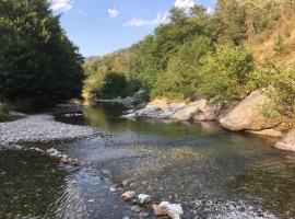 Les soliéges de la cascade - parc des cévennes, hôtel à Saint-Étienne-Vallée-Française