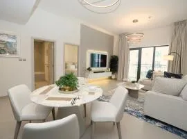 Yas Island Luxury Resort Living w/Pool & Golf View