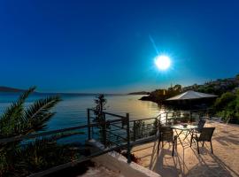 Deep Blue Escape Villa Salamina, hôtel à Áyios Yeóryios