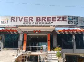 River Breeze Hotel, hotel Mingorában