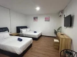 New Taman Park homestay 6pax near airport 塔曼公园民宿
